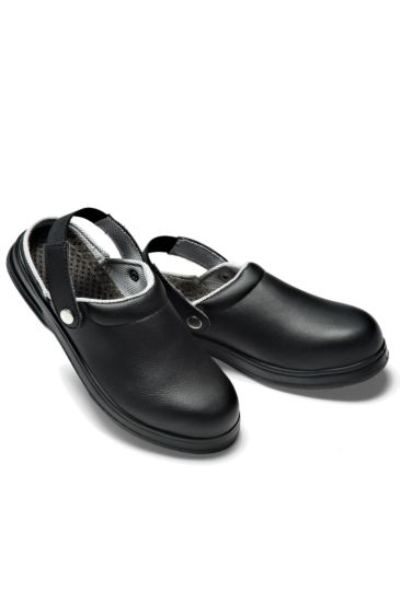 Sabot with toecap Black Isacco