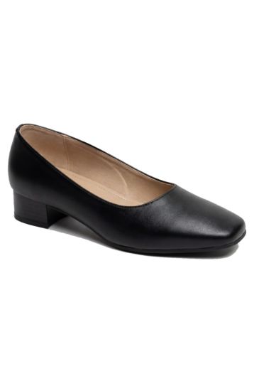 Decolt&egrave; female leather Shoes with heel Black Isacco